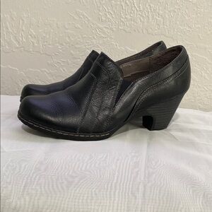 Classic Black Leather Flats Timeless Slip-On Design
